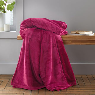 Catherine Lansfield Extra Large Raschel Velvet Touch Throw Hot Pink