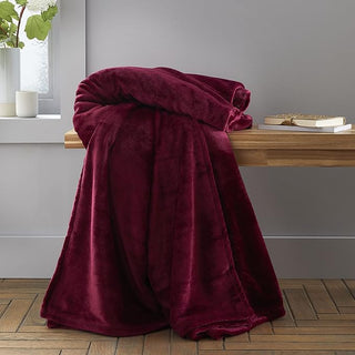 Catherine Lansfield Extra Large Raschel Velvet Touch Throw Red